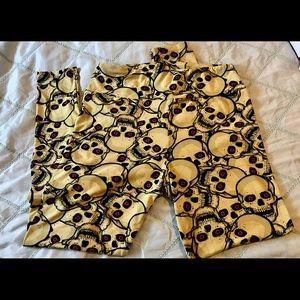 LuLaroe Leggings- STRECH pants SkuLL 💀 shapes -SuPerCute - Size-Tall & Curvy